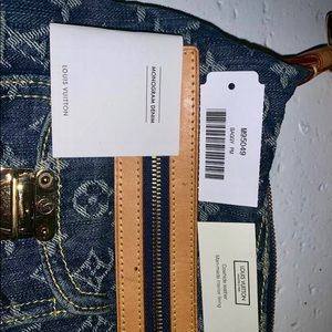 SOLD ••• rare IN HIGH DEMAND     AUTHENTIC Louis Vuitton l with tags & cloth bag